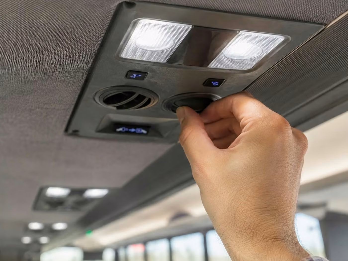 san dimas 15 passenger minibus air conditioning