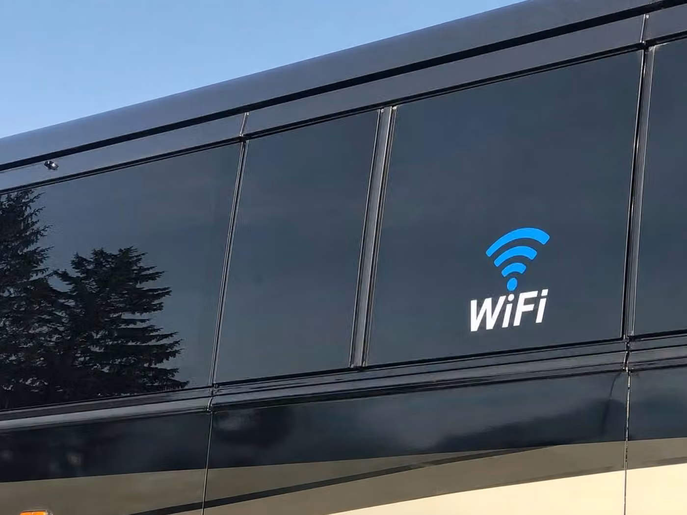 san dimas 20 passenger minibus wifi
