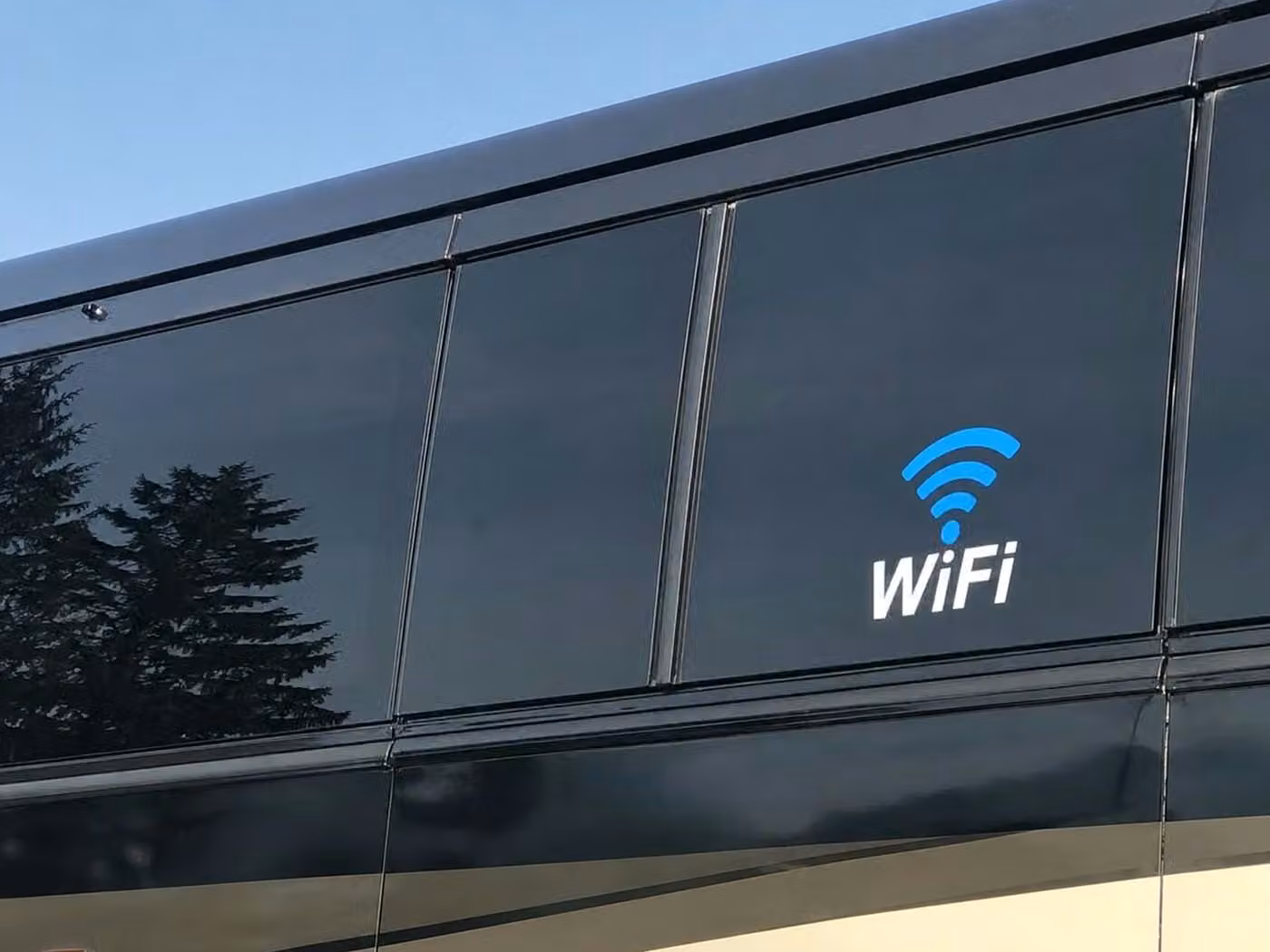 san dimas 25 passenger minibus wifi