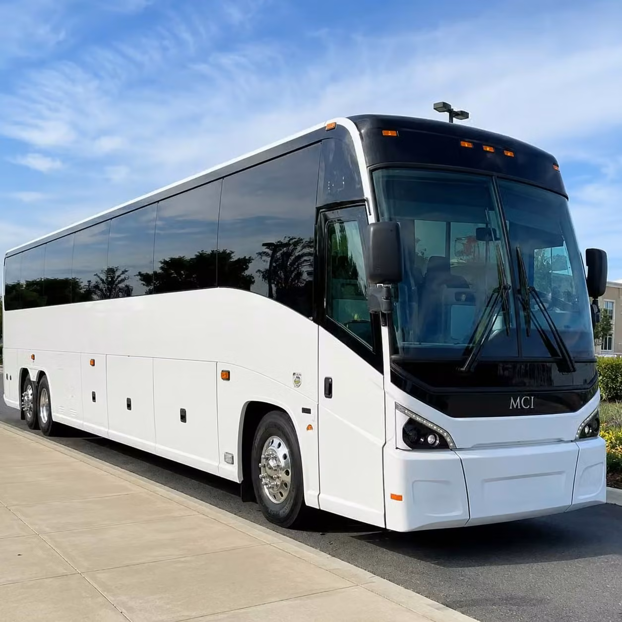 san dimas custom hotel to convention shuttle bus services